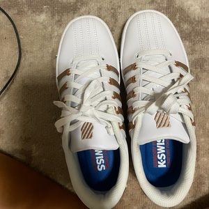 K-SWISS tennis shoes